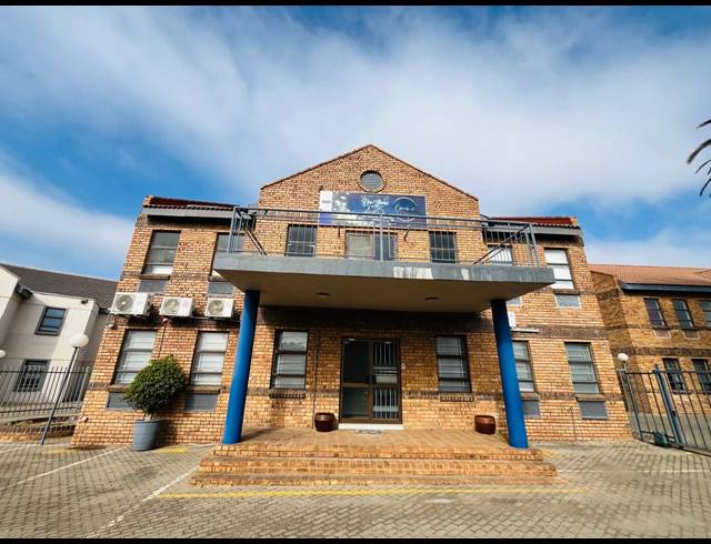 450M² OFFICE FOR SALE IN HALFWAY HOUSE